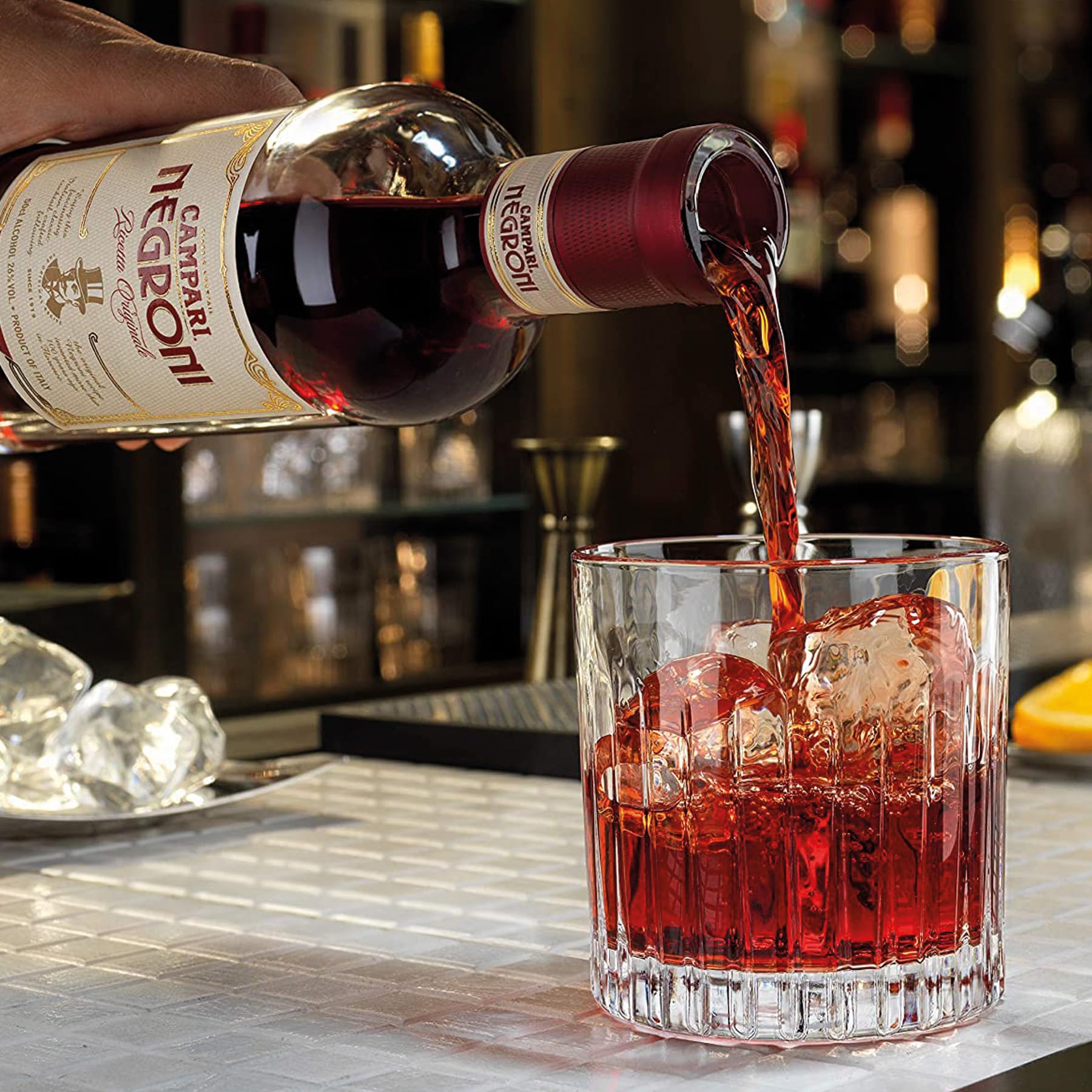 campari-negroni-ready-to-enjoy-cocktail-0-5-l-gift-pack-mit-2-gl-sern image 5
